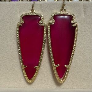 Kendra Scott Pink Agate and Gold Skylar Arrowhead Earrings
